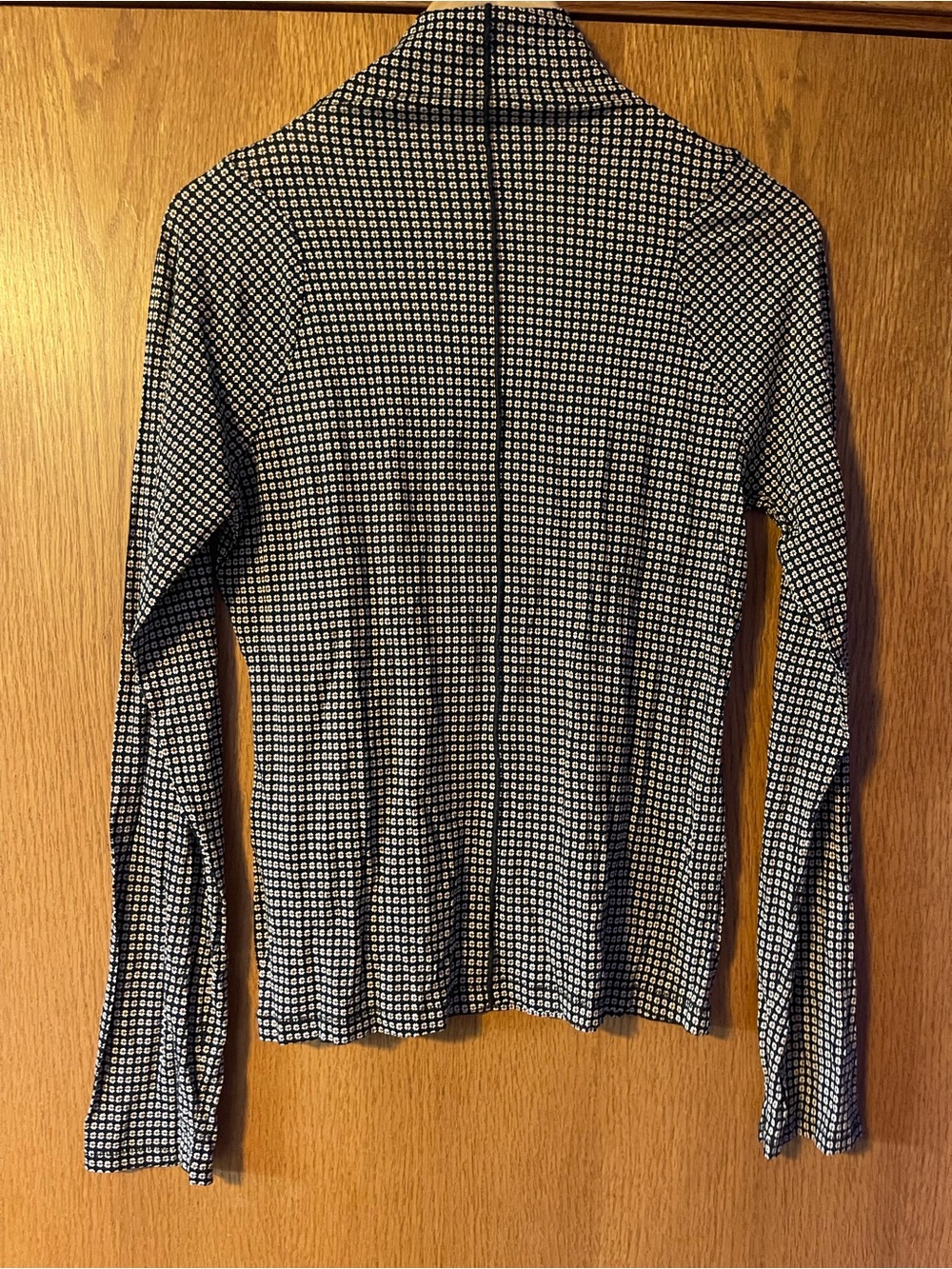 rag & bone Women’s Black and White Long Sleeve Turtleneck Top - Picture 2 of 4